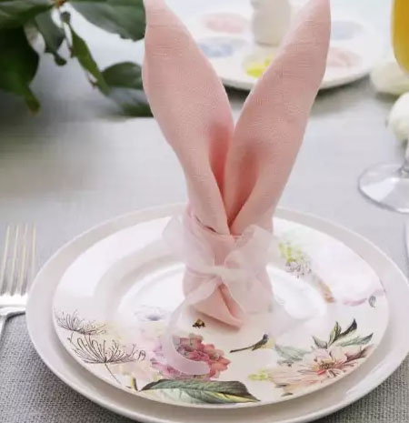 Bunny napkin decor