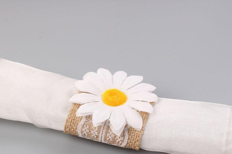 Napkin Rings with Daisies