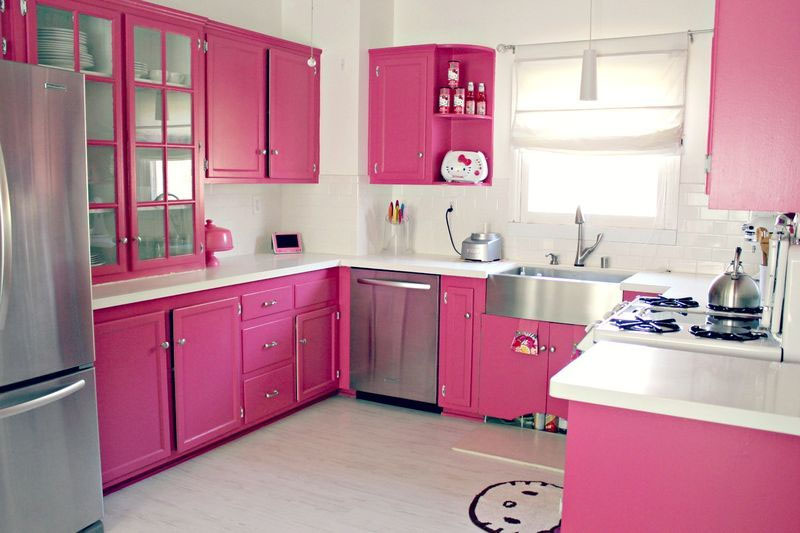 Pink and white walls work well in a kitchen