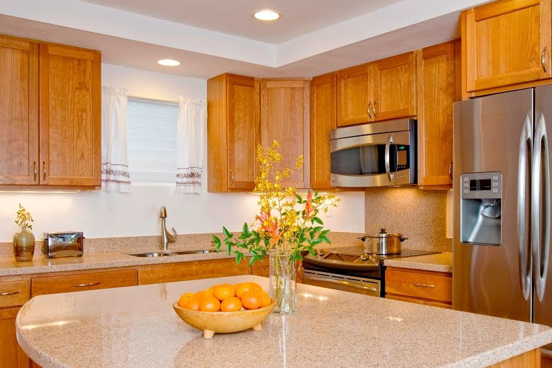 Kitchen Countertop Ideas With Oak, White Quartz Countertops With Honey Oak Cabinets