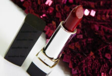Lipstick for fair skin and dark hair